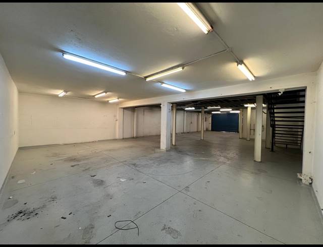430M² WAREHOUSE TO LET IN STRIJDOMPARK